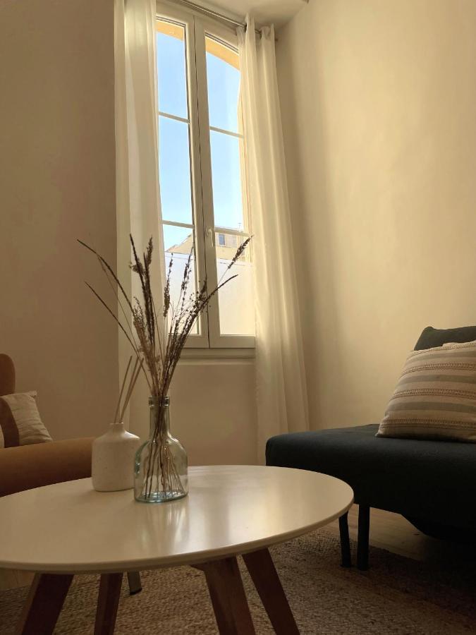 Cozy One Bedroom Apartment-City Center Nice Exteriör bild