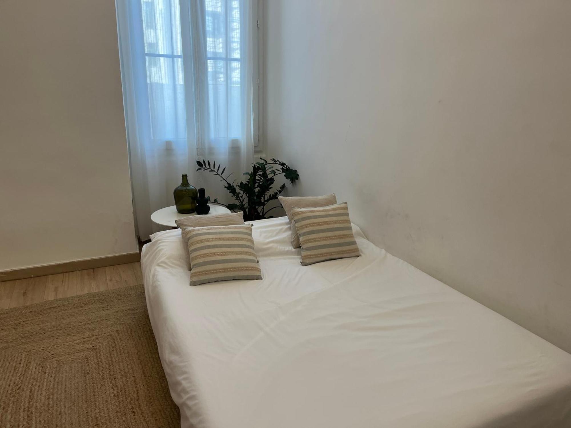 Cozy One Bedroom Apartment-City Center Nice Exteriör bild